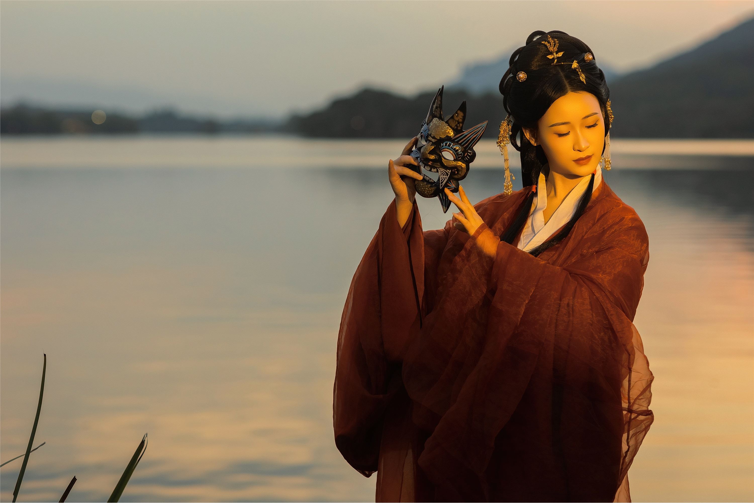 YITUYU艺图语 2025.01.27 落日熔金 江月月月